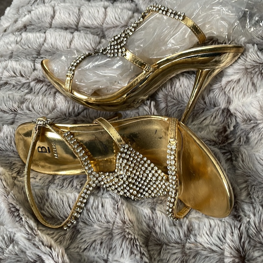 Shoes - Picture 2 of 6